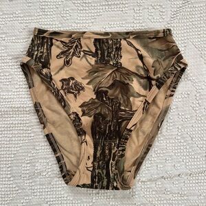 ARQ MISHA UNDIES CAMO
